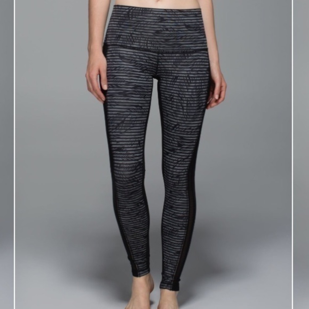 Lululemon Wunder Under Pant *Luxtreme (Roll Down)
Stripe Play Slate Black/Black